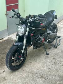 Ducati monster 821