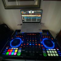 Denon MCX 8000 console DJ