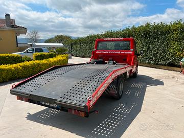 Carroattrezzi ford transit