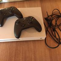 Xbox one S 1 Tera +2 controller 