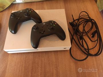 Xbox one S 1 Tera +2 controller 