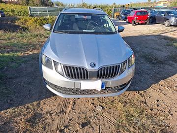 SKODA 1.6 TDI 17 AUTOMATICA INCIDENTATA MARCIANTE