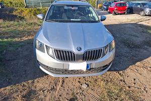 SKODA 1.6 TDI 17 AUTOMATICA INCIDENTATA MARCIANTE