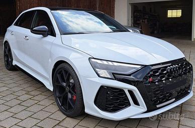 AUDI RS 3 SPB TFSI quattro S tronic