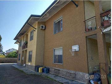 Immobile in asta di 297 m² con 5 locali e box auto