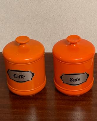 Set due barattoli cucina vintage plastica dura