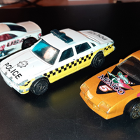 8 macchinine di cui 5 matchbox 3 hotweels mattel