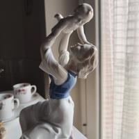 STATUETTA DI PORCELANA ALEMANA di CARL SCHEIDIG.