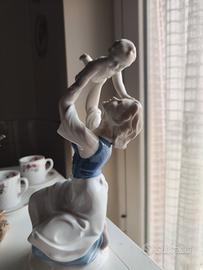 STATUETTA DI PORCELANA ALEMANA di CARL SCHEIDIG.
