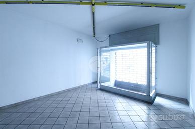 NEGOZIO A CARAVAGGIO