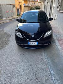 Lancia y