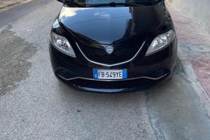 Lancia y