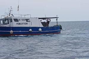 Barca da pesca con licenza