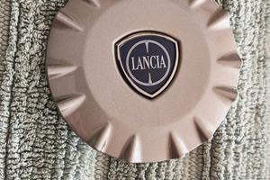 Coppetta copri mozzo borchia lancia y e musa