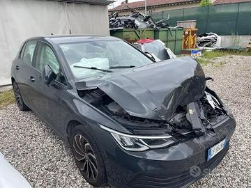 VOLKSWAGEN GOLF SERIE 8 SINISTRATA