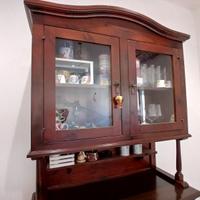 Vetrinetta in legno di abete color noce scuro