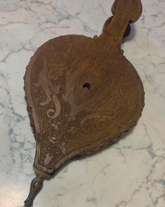 Antico Soffietto da Camino in Legno Intagliato