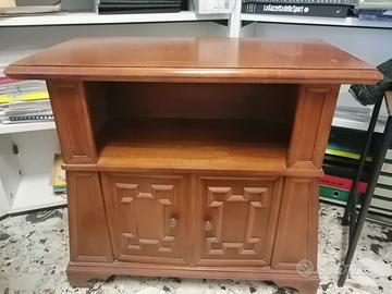 mobiletto portatelevisione