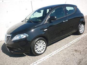 Lancia Ypsilon 1.2 69 CV 5 porte Silver GPL