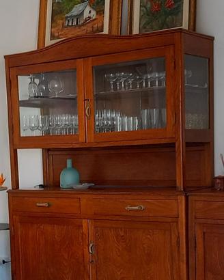 Credenza con vetrina in castagno massello