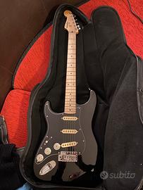 Squier stratocaster mancina