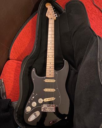 Squier stratocaster mancina
