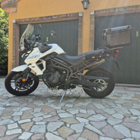 Triumph tiger 800 xrx