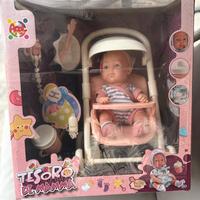 Bambola “Tesoro di Mamma” con passeggino – Nuova