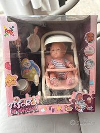 Bambola “Tesoro di Mamma” con passeggino – Nuova