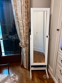 Specchiera porta gioielli