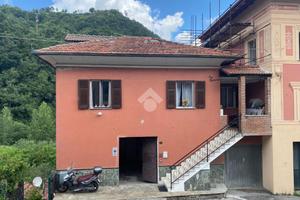 CASA SEMINDIPENDENTE A MONTOGGIO