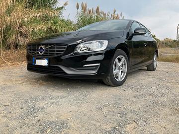 VOLVO v60 1.6 Kinetic