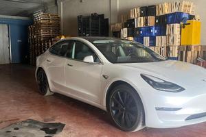 Tesla model 3 long range