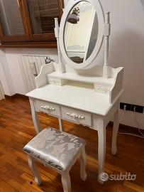 Mobile toeletta trucchi