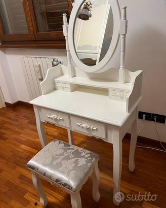 Mobile toeletta trucchi