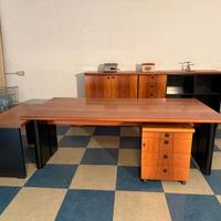 Arredo e scrivania ufficio direzionale in noce