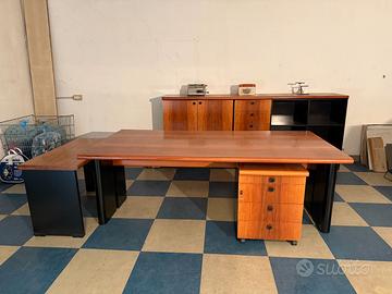 Arredo e scrivania ufficio direzionale in noce