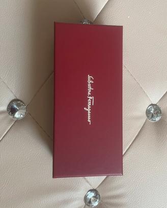 Occhiali salvatore ferragamo/ prezzo trattabile