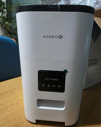 Distributore automatico per crocchette