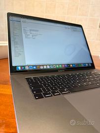MacBook Pro 15" (2018) i7 6 Core – 16GB RAM – 512G