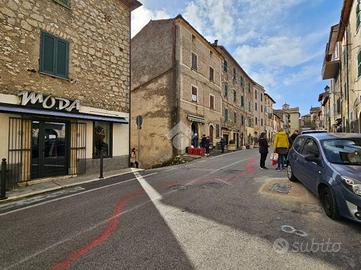 CASA SEMINDIPENDENTE A ACUTO