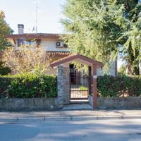 VILLA SINGOLA IN ZONA RESIDENZIALE