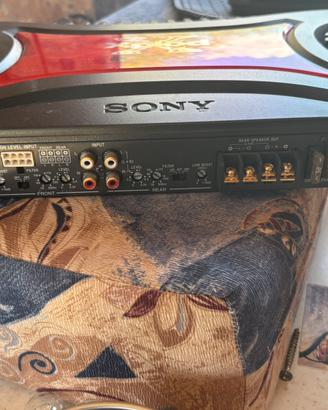 Amplificatore per autoradio