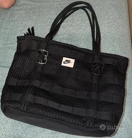 Borsa ampia Nike - stile streetwear!
