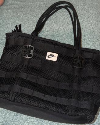 Borsa ampia Nike - stile streetwear!