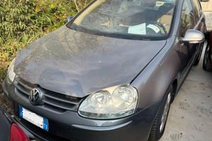 VOLKSWAGEN GOLF per ricambi usati