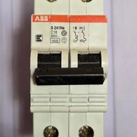 Interruttore magnetotermico C16