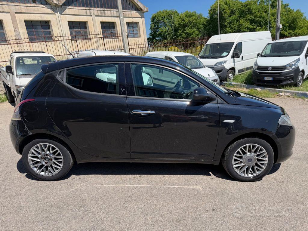 Lancia Ypsilon 2012 photo 4