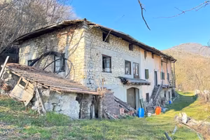 Rustico / Casale di 500 m² con più di 5 locali e p