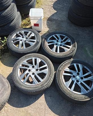 Serie cerchi in lega peugeot 208 del 2016